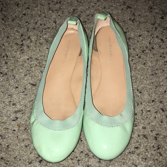 Banana Republic Shoes - Mint green patent flats